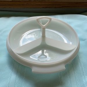 White Tupperware Suzette